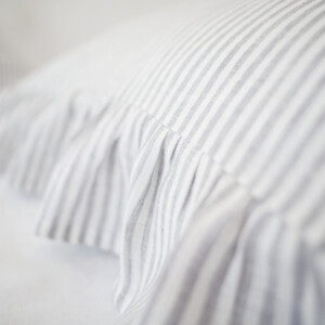 Fundas de almohada con superposición de volantes - Gray stripes