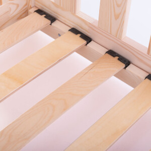 El nuevo concepto de bastidor de listones permite un montaje fácil y cómodo. Los listones de madera garantizan la estabilidad. Gracias a los tapones, se reduce la fricción de la madera, lo que evita crujidos.